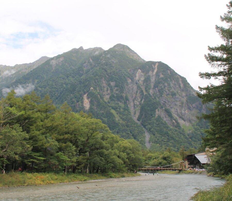 河童橋遠景、明神岳、梓川