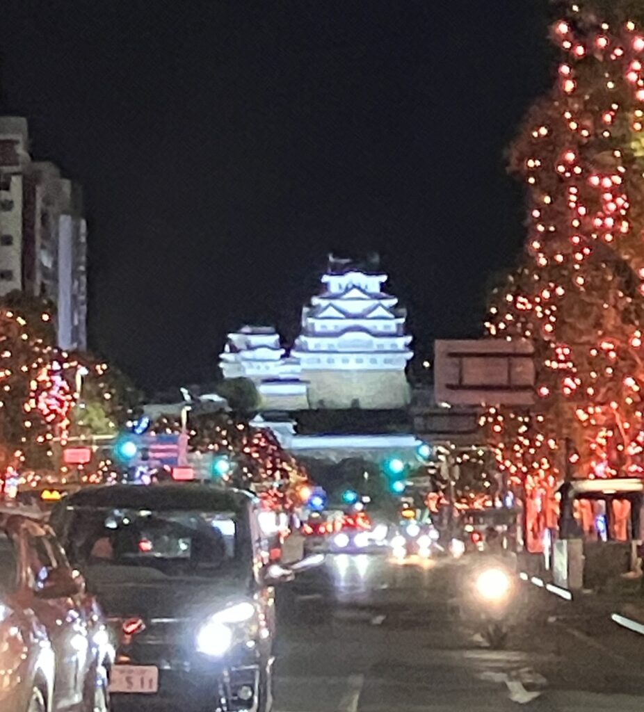 姫路駅前から見た姫路城夜景