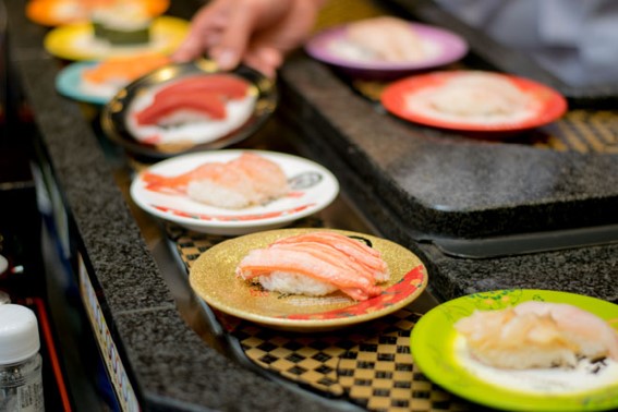 回転寿司　金沢まいもん寿司