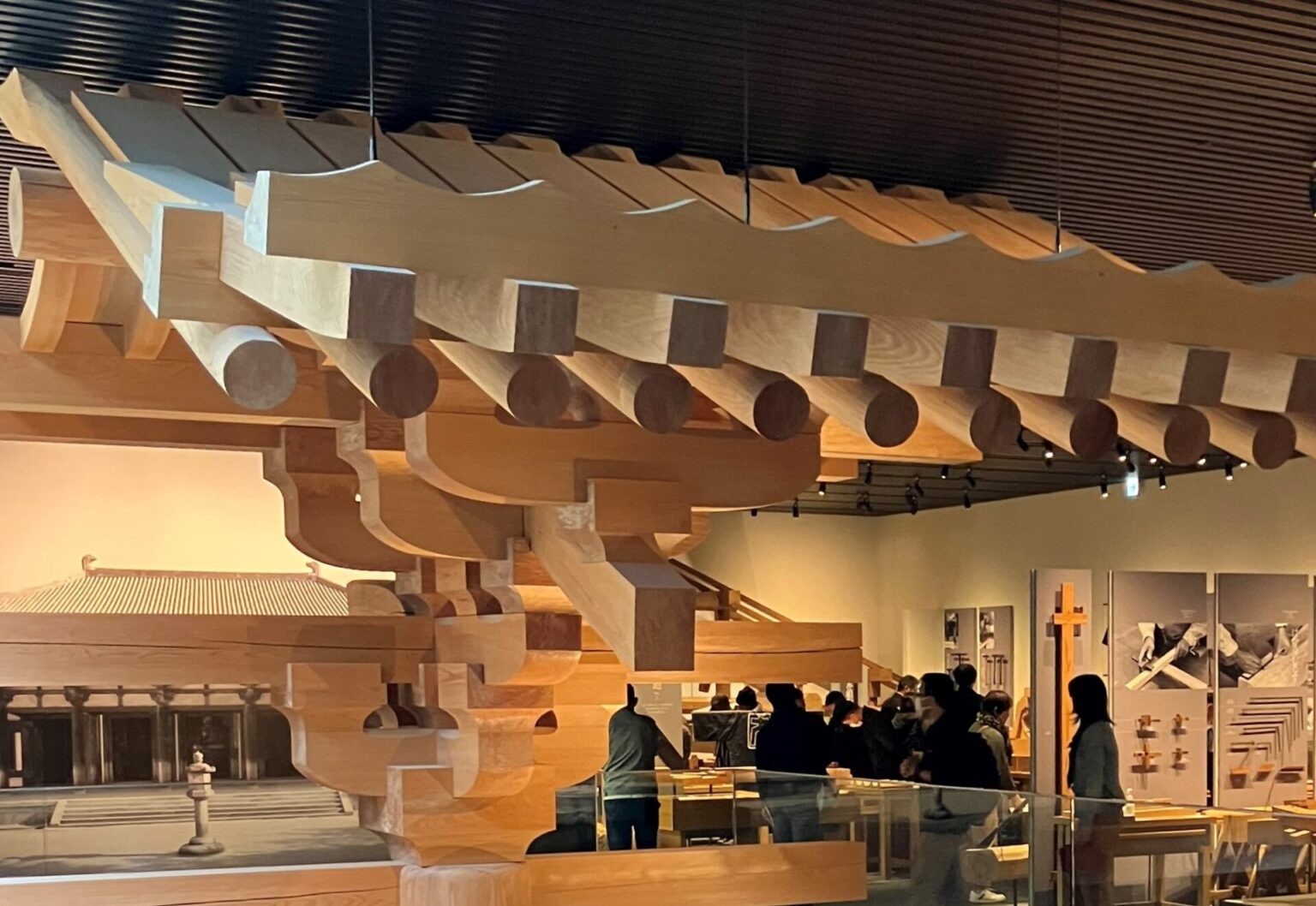 宮大工の歴史と技術 棟梁と名工、和の伝統美を展示する竹中大工道具館 | INO stage