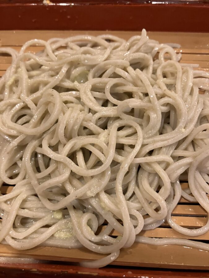 もり蕎麦アップ　わさびを絡めて食べると美味しい