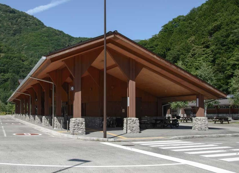 沢渡駐車場　建屋