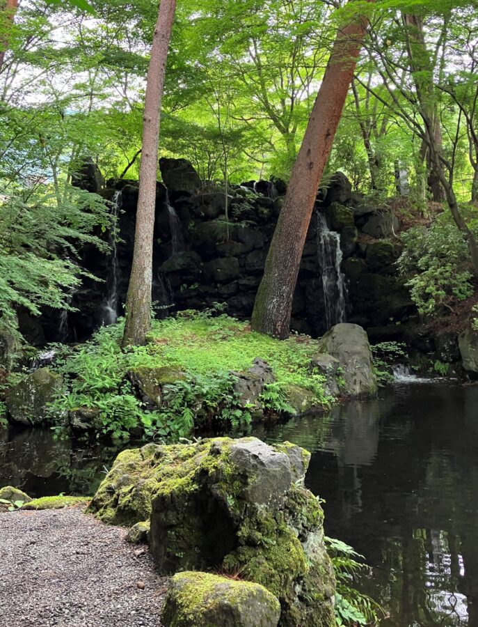 庭園　池と瀧