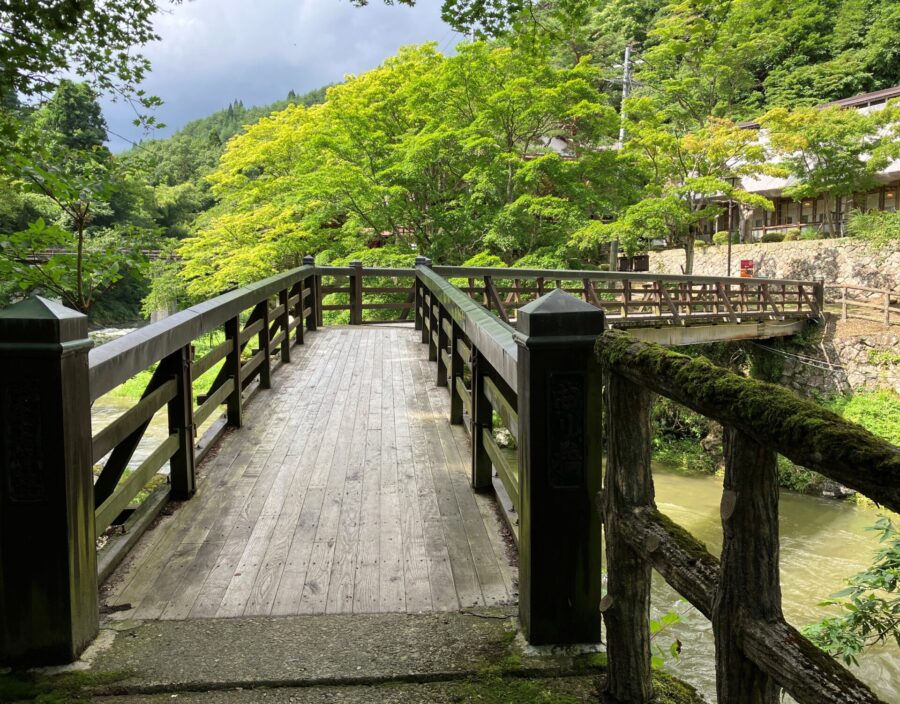 大沢温泉　湯治屋　曲がり橋