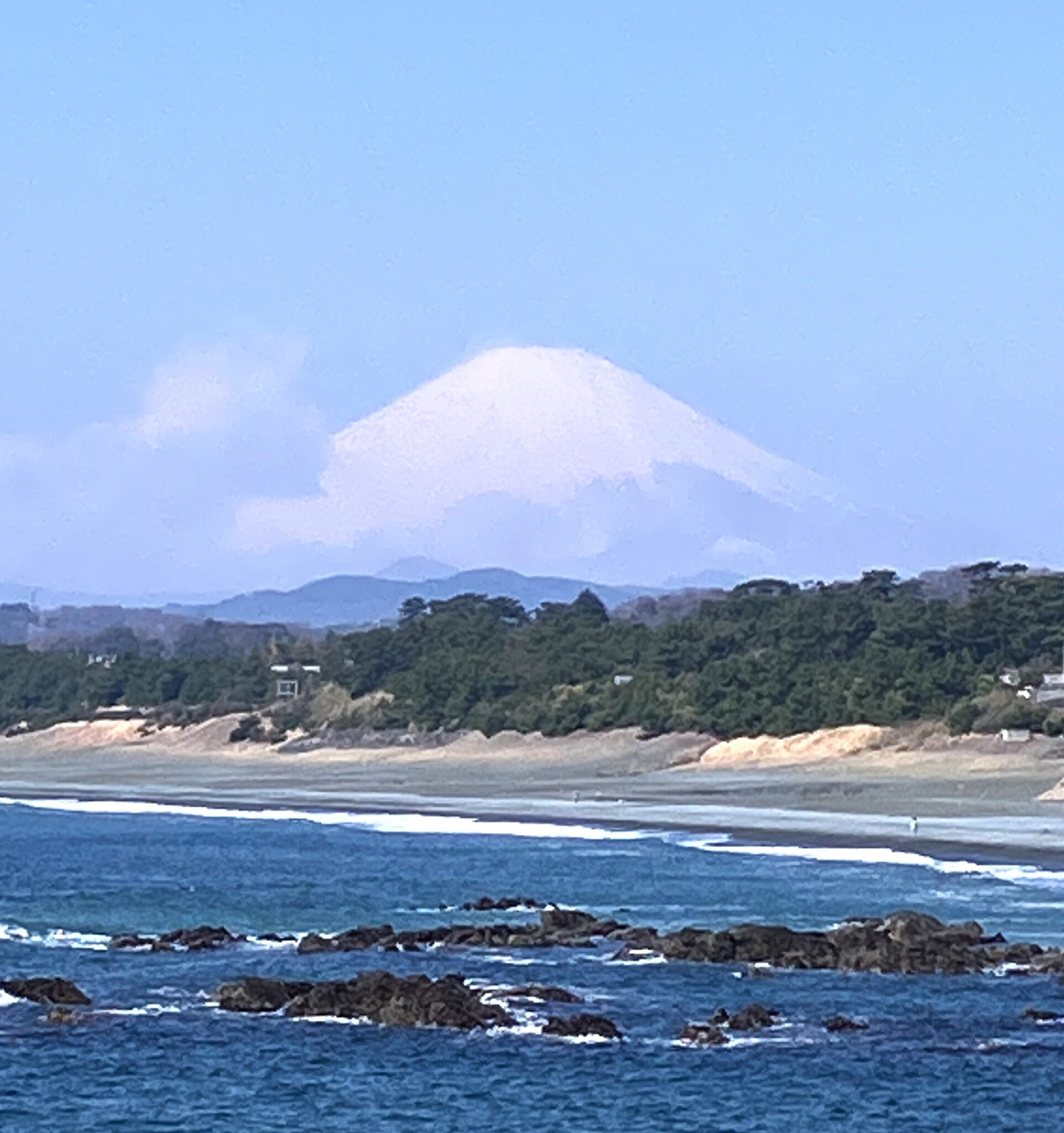 大磯照ヶ崎海岸　海越しに見る富士