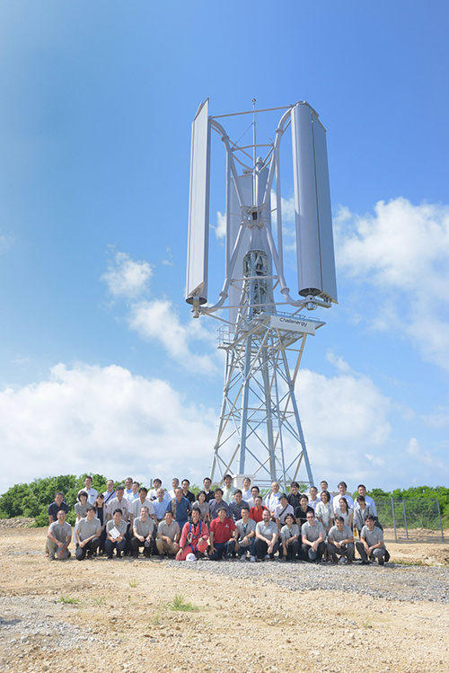 垂直軸型マグナス風力発電機 実機の写真