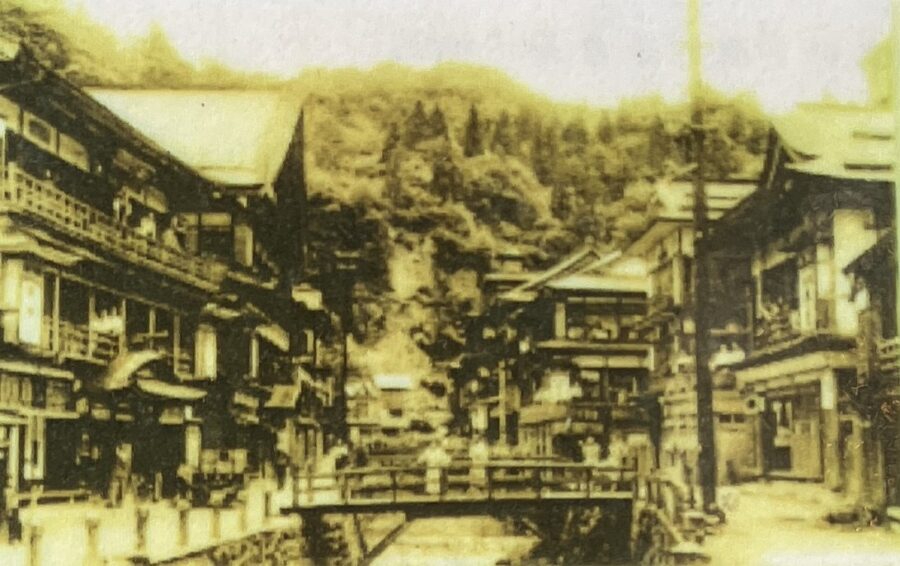 大正時代の銀山温泉