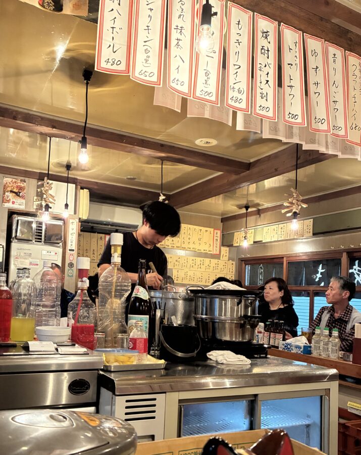 いなり 店内