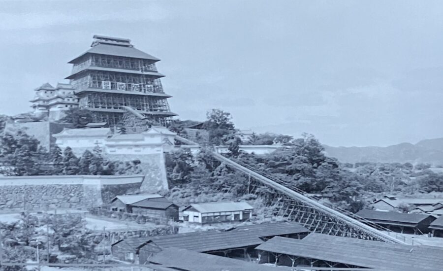 昭和の大修理、素屋根とスロープ