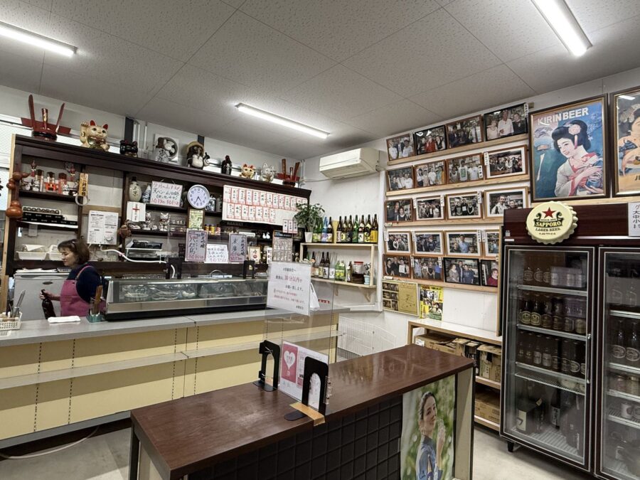 あかかべ、内観カウンター