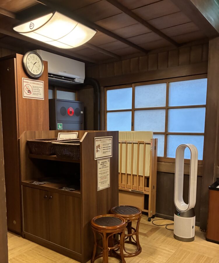 道後温泉本館 霊の湯 脱衣所