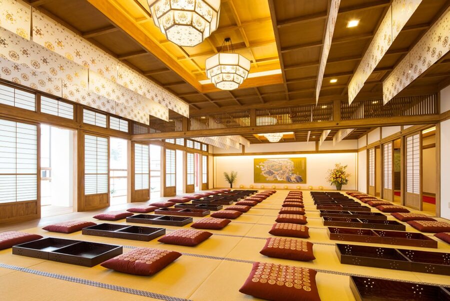 飛鳥乃湯 大広間休憩室