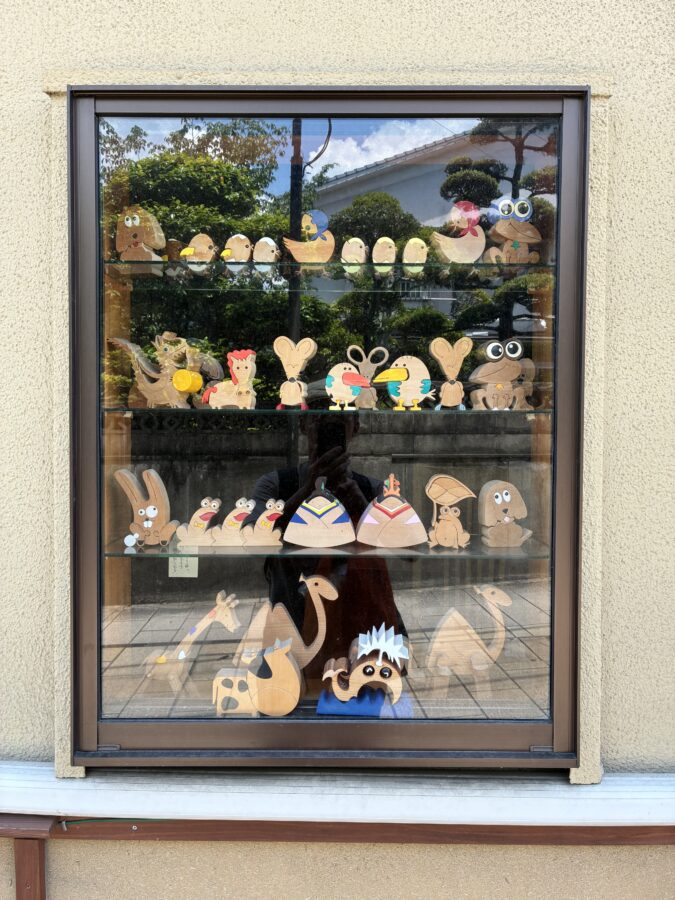 たまの荘 外壁 飾り窓