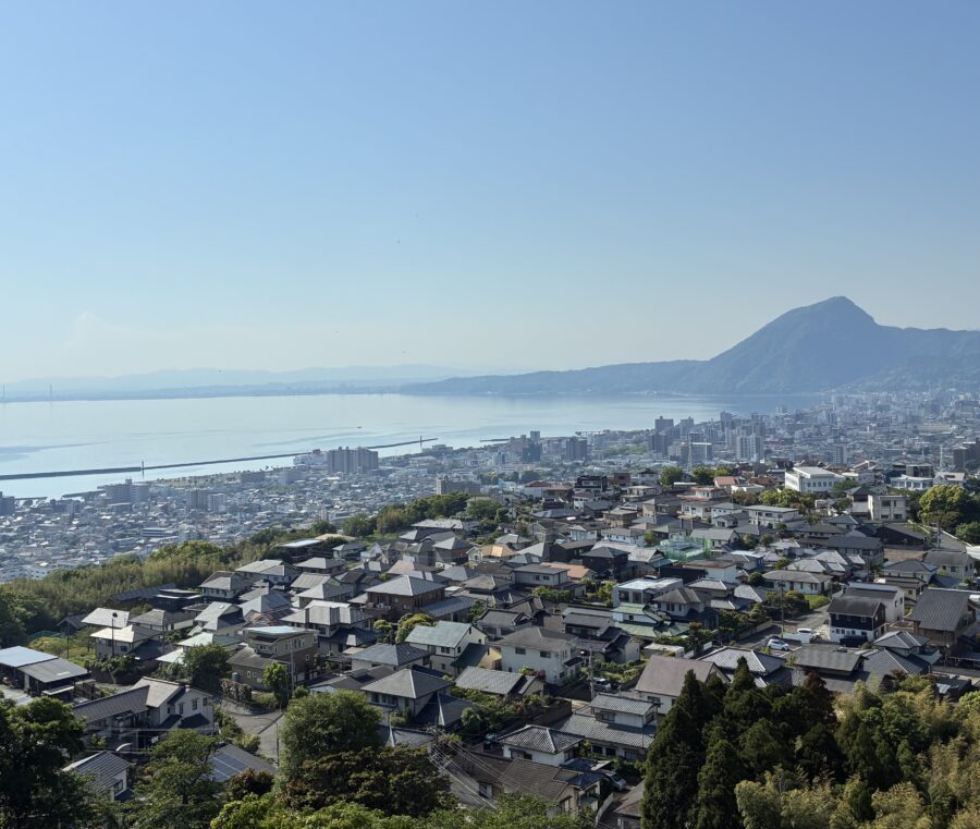 鉄輪温泉から別府市街・別府湾を望む