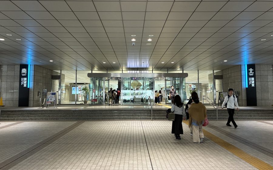 東京都庁　1階エントランス