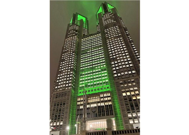 東京都庁夜間ライトアップ