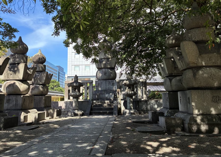 黒田忠之の墓
